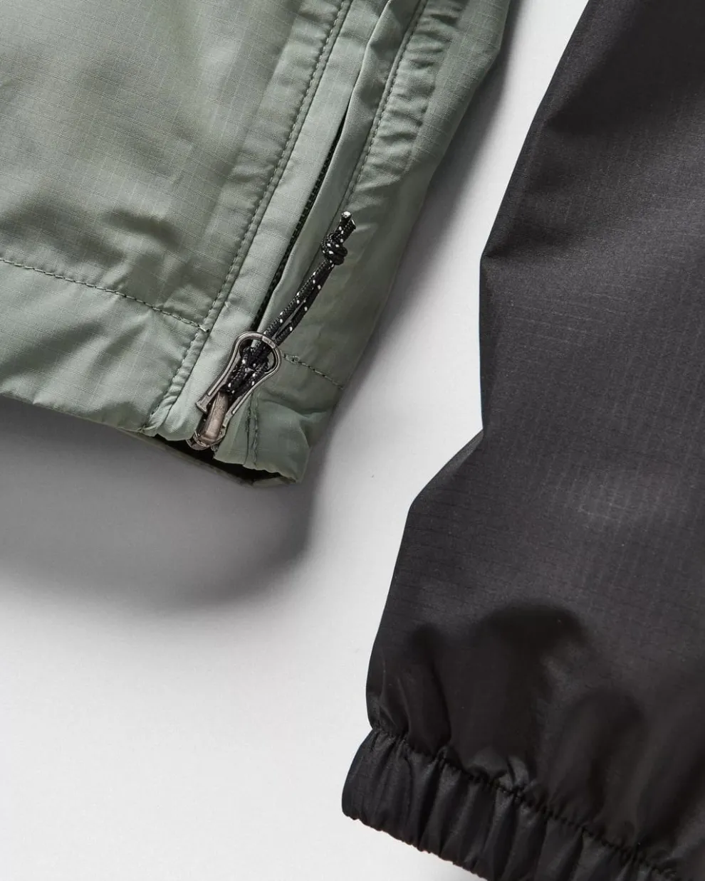 Flow 1/2 Zip Recycled Water Resistant Jacket