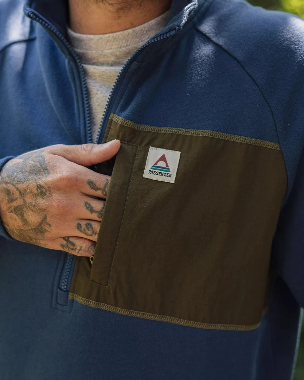 Offgrid 1/4 Zip Recycled Cotton Sweatshirt